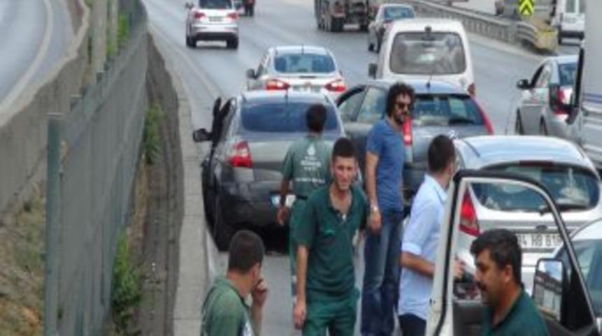Ehliyetsiz S&uuml;r&uuml;c&uuml;den Basın Mensuplarına Tepki