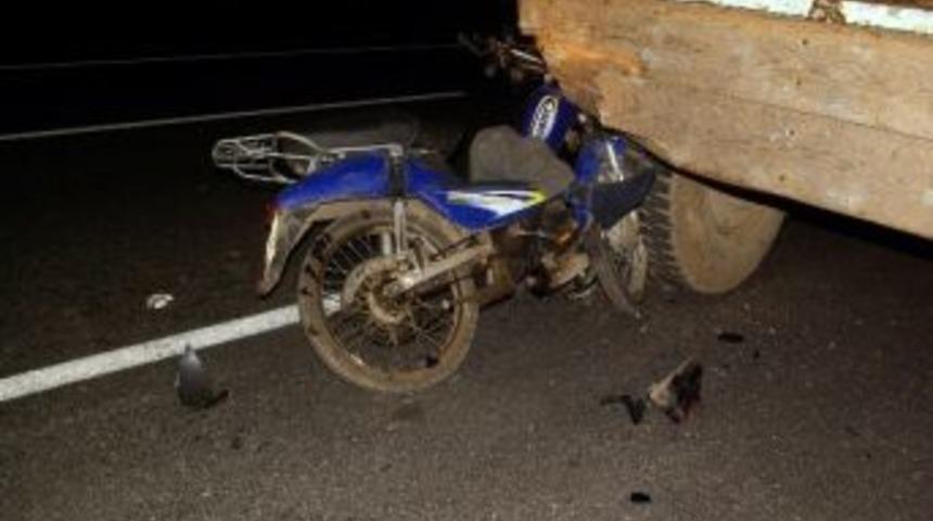 Trakt&ouml;re &Ccedil;arpan Motosiklet S&uuml;r&uuml;c&uuml;s&uuml; Ağır Yaralandı