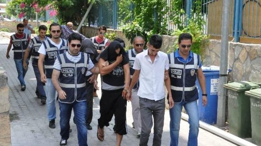 Alanya'da Uyuşturucu Satıcılarına Operasyon