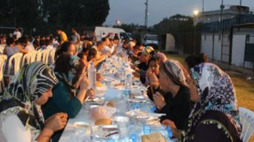 Sarı&ccedil;am Belediyesi Iftar Programlarına Baklalı'dan Başladı