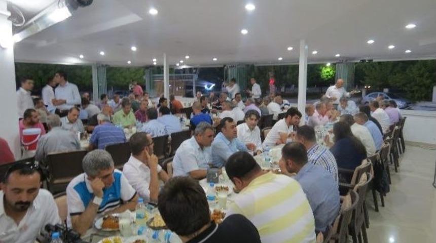 Siyasiler Ve İş D&uuml;nyası İftarda Buluştu