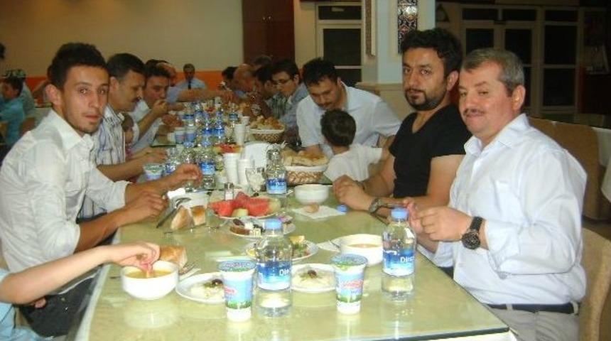 Tasiad&rsquo;dan Siyaset Ve Basına İftar