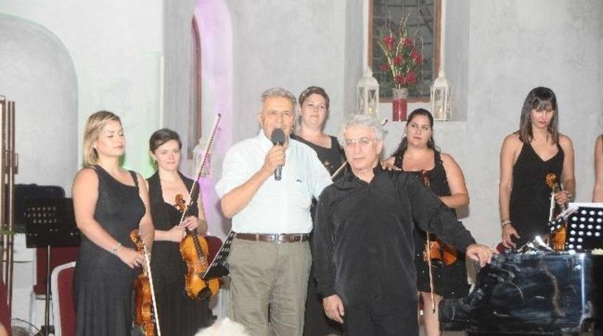 &Ccedil;eşme'de Klasik M&uuml;zik Ziyafeti