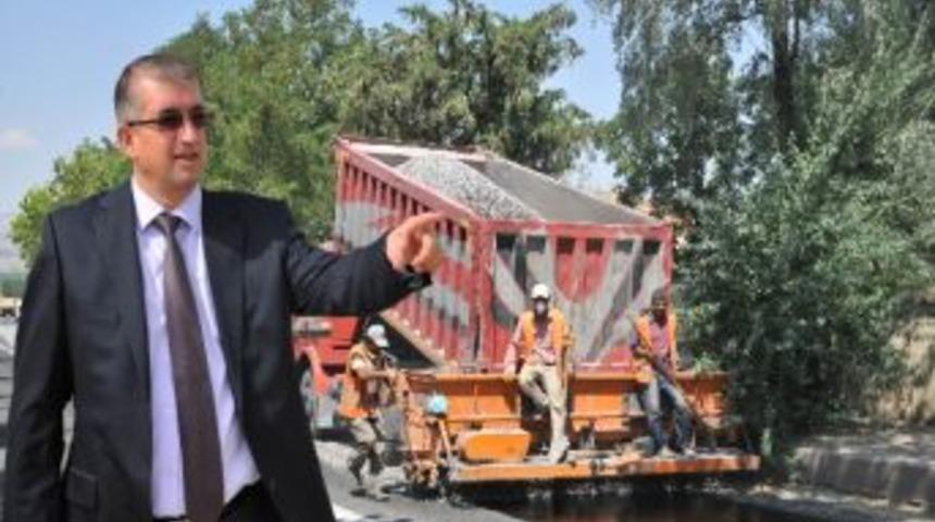 Mustafapaşa&rsquo;da Yol Asfaltlama &Ccedil;alışmaları S&uuml;r&uuml;yor