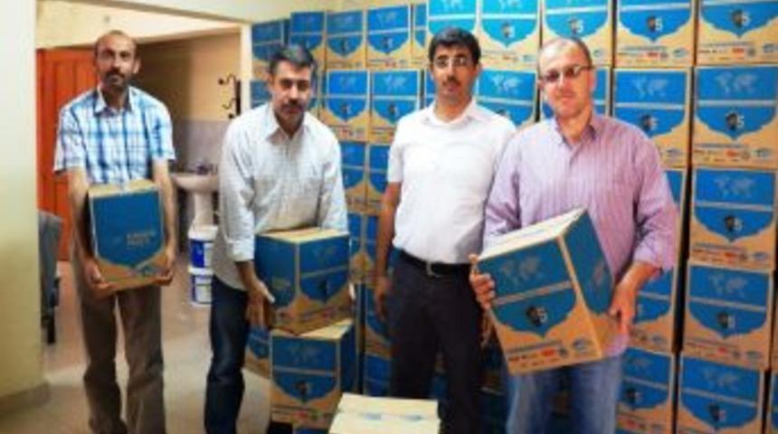 Amasyalı G&ouml;n&uuml;ll&uuml; Eğitimcilerden 250 Aileye Ramazan Paketi