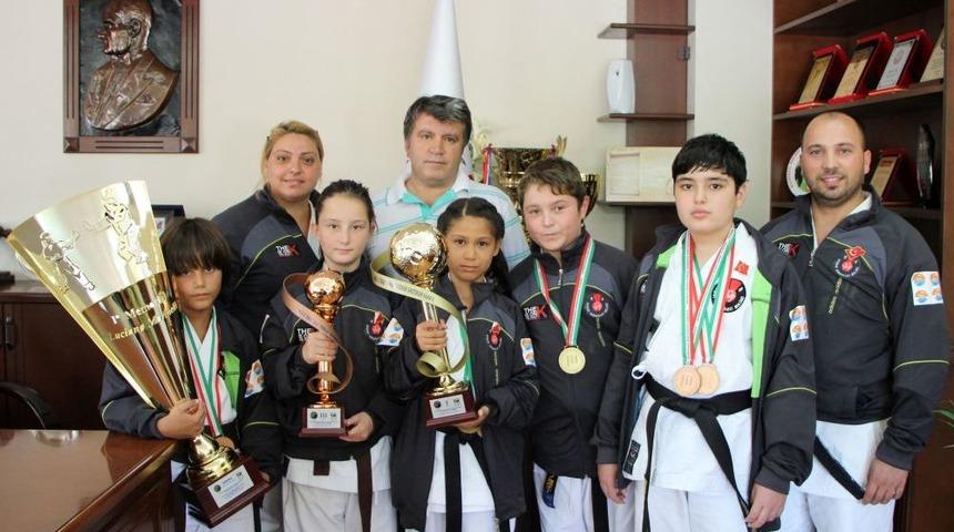 Muğlalı Karatecilerden B&uuml;y&uuml;k Başarı