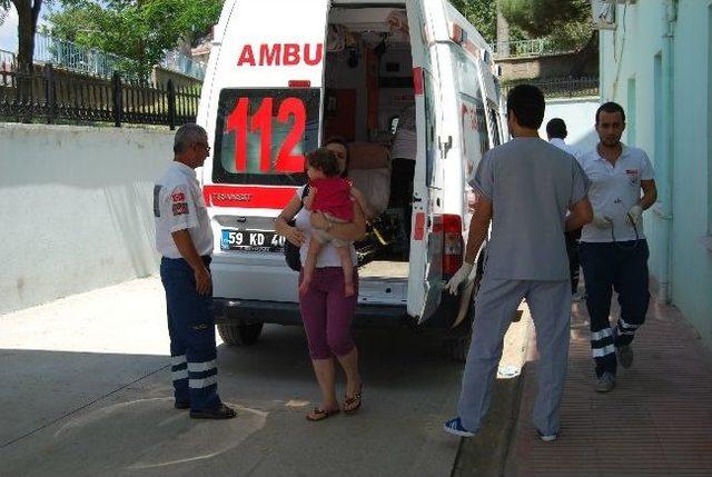 Otomobil İle Traktör Çarpıştı 2 Kişi Yaralandı 1