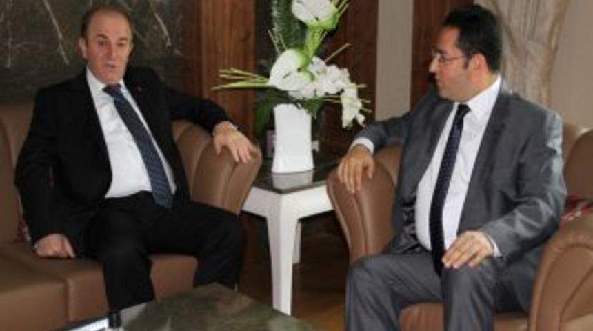 Vali &Ouml;zt&uuml;rk&rsquo;ten UA&Uuml;&rsquo;ye Ziyaret