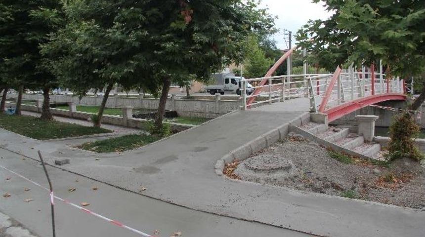 Uludere &Ccedil;ayında &Ccedil;alışmalar Deva Mediyor