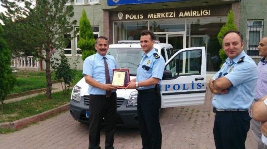 Arifiye Belediyesi Emniyete Hizmet Aracı Hibe Etti