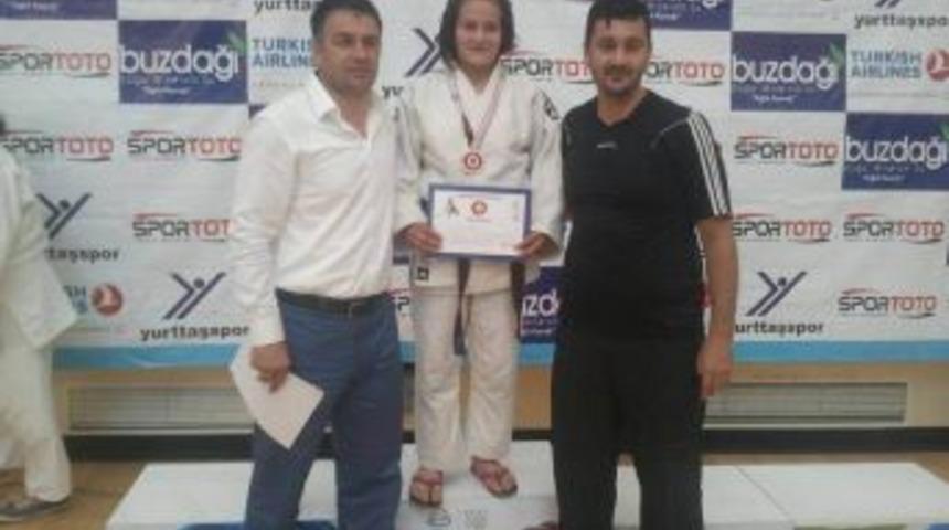 Minikler Judo Şampiyonu Bor&ccedil;ka'dan
