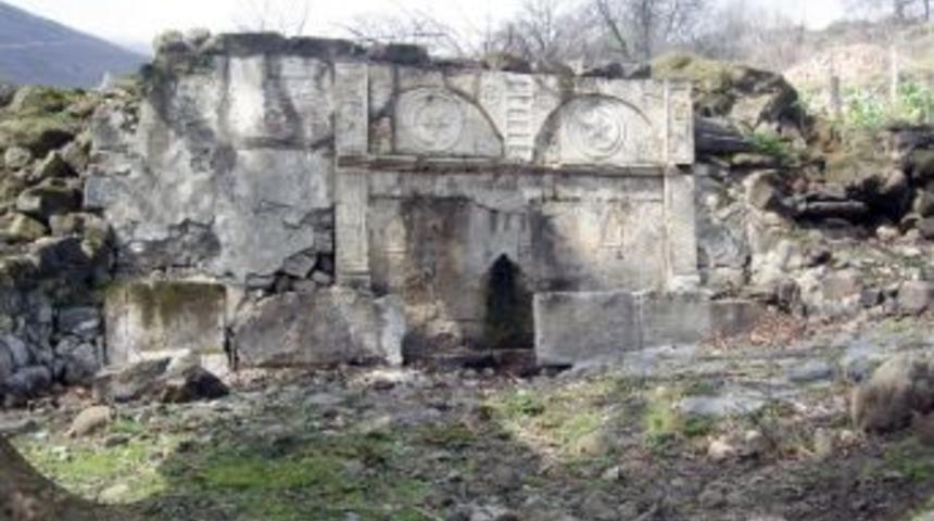 &Ouml;zel İdare Tarihi &Ccedil;eşmelere Sahip &Ccedil;ıktı