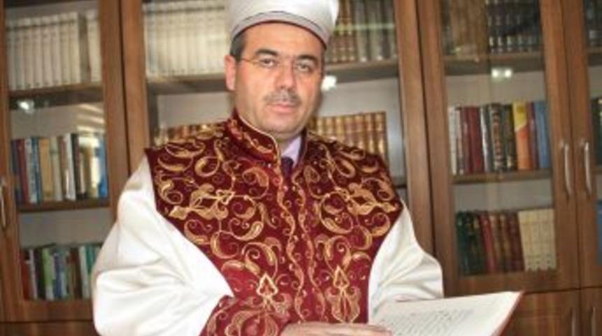 M&uuml;ft&uuml; Coşkun: Oru&ccedil; Bir Sabır Sınavıdır