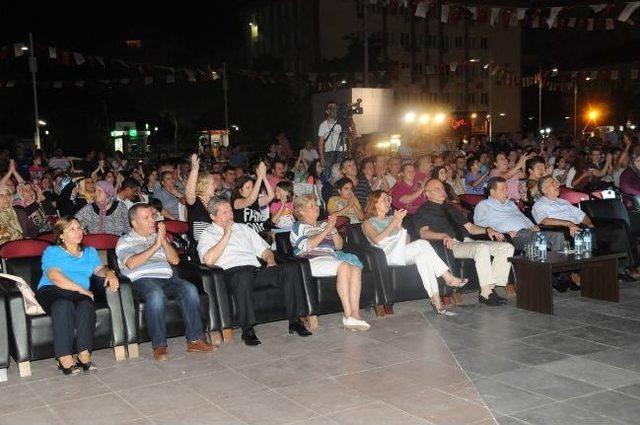 Grup Mecaz Manisa'yı Coşturdu