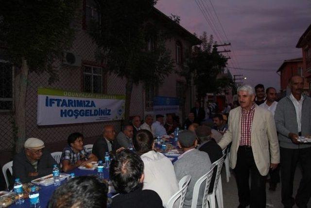 Ak Parti Erenköy Mahallesinde Vatandaşlarla İftarda Buluştu