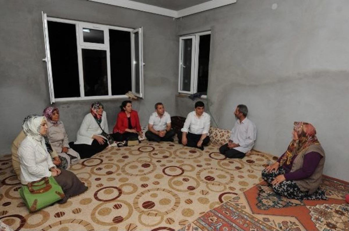 Başkan Fadıloğlu, Onat Kutlar Mahallesi&rsquo;nde Evlere Misafir Oldu