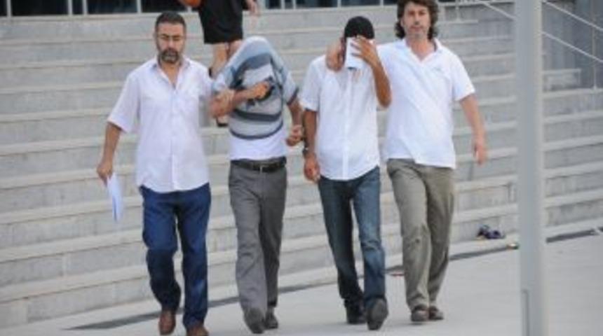 Dolmuşlarda Hırsızlık Yapan Iki Kişi Su&ccedil;&uuml;st&uuml; Yakalandı