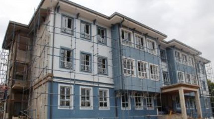 Sel&ccedil;uklu Belediyesi&rsquo;nden Eğitime Okul Desteği