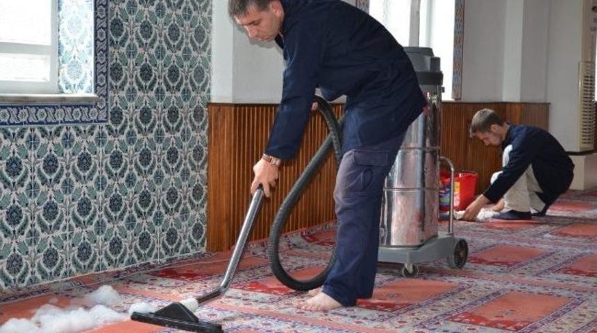 Erenler&rsquo;de T&uuml;m Camiler Temizlendi