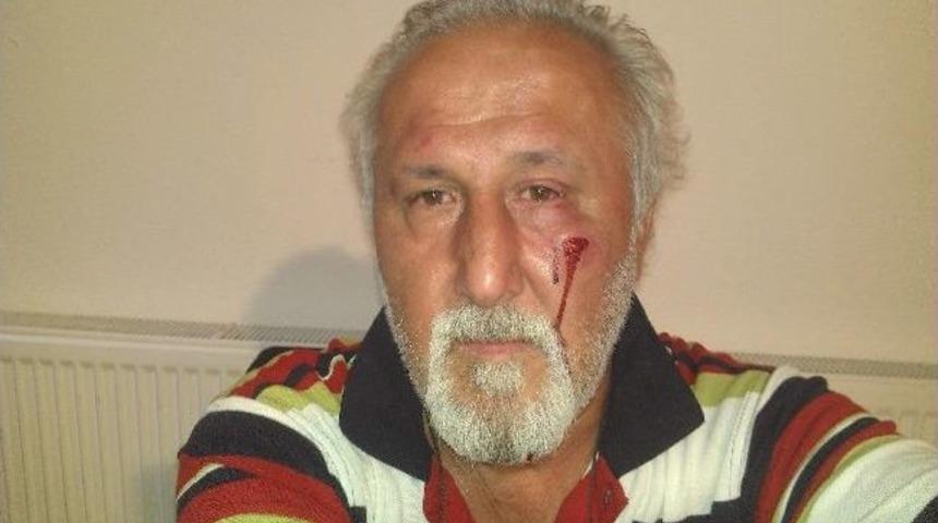 Belediye başkanı gazeteciye yumrukladı