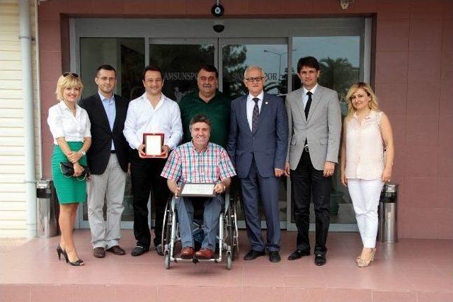 Baro’dan Samsunspor’a Plaket