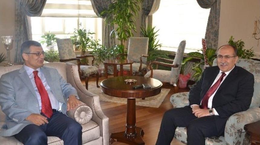 Manisa Valisi Savaş Konuklarını Ağırladı