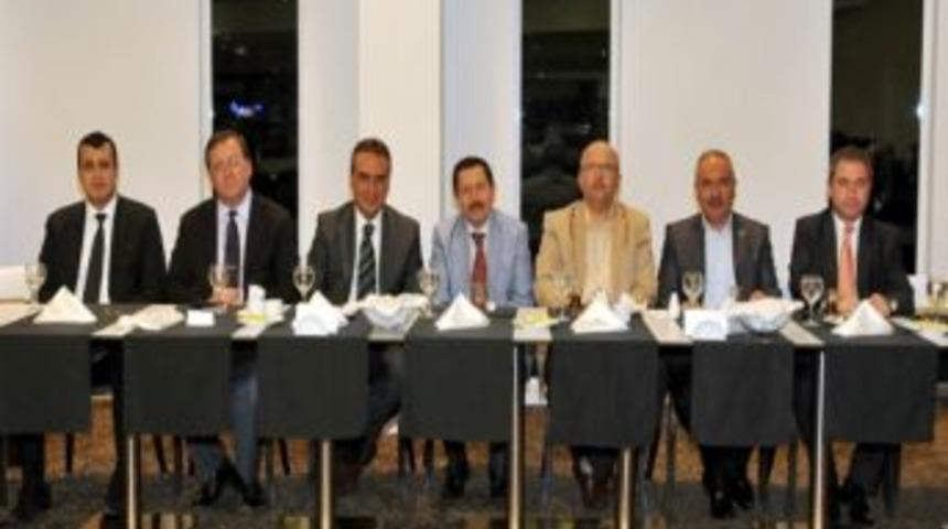 Afyonkarahisar Protokol&uuml; Halk Bank&rsquo;ın İftar Yemeğinde Bir Araya Geldi