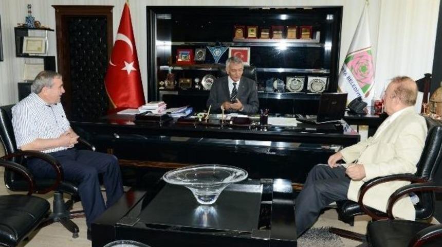 Vali Oğuz&rsquo;dan İlk Veda Ziyareti Belediyeye