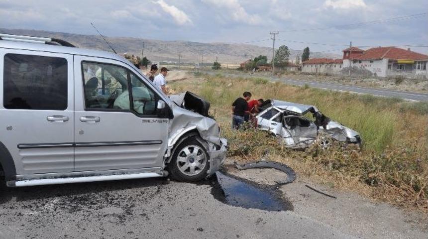 Eskişehir&rsquo;de Trafik Kazası: 3 Yaralı
