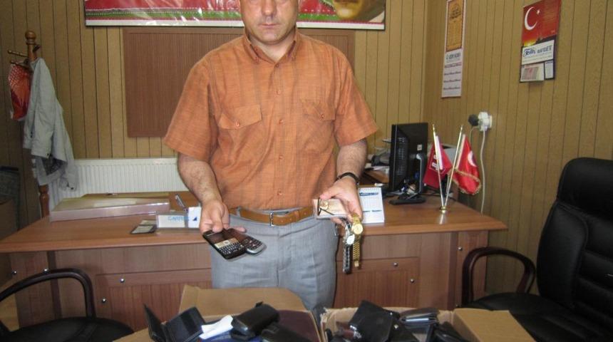Şehir I&ccedil;i Toplu Ulaşımda Unutulan Y&uuml;zlerce Eşya Sahiplerini Bekliyor