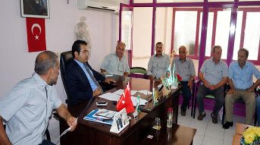 Sarıg&ouml;l'de &Uuml;z&uuml;m Iş&ccedil;ilerinin Y&ouml;vmiyesi 5 Lira Artırıldı