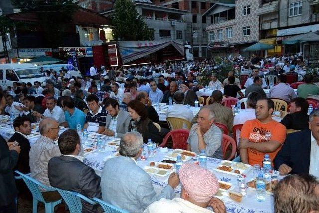 Ak Partililer Salıpazarı’nda İftarda Buluştu