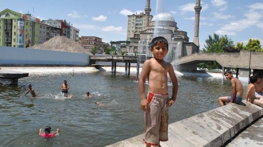 Kayseri Limanı, &Ccedil;ocuklara Havuz Oldu