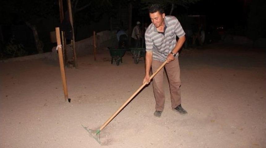 Belediye Ekipleri Gece De &Ccedil;alışıyor