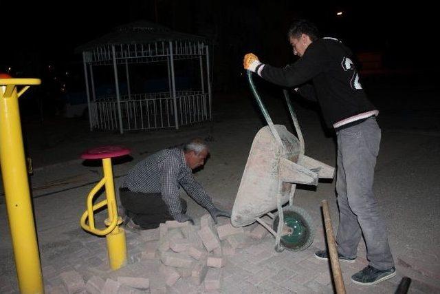 Belediye Ekipleri Gece De Çalışıyor