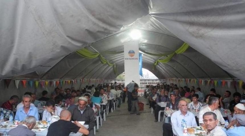 Kayserigaz İftar &Ccedil;adırı 1000 Kişinin Y&uuml;z&uuml;n&uuml; G&uuml;ld&uuml;rd&uuml;