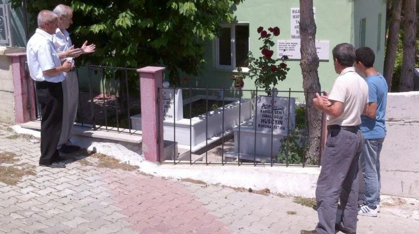 Şehit Mezarları Ilgi Odağı
