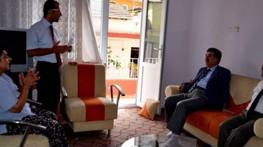 Vali Al, İhtiya&ccedil; Sahiplerinin Kapısını &Ccedil;aldı