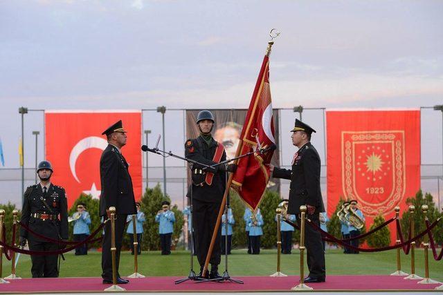 Gül, Muhafız Alayı 93. Kuruluş Yıldönümü Ve Sancak Törenine Katıldı