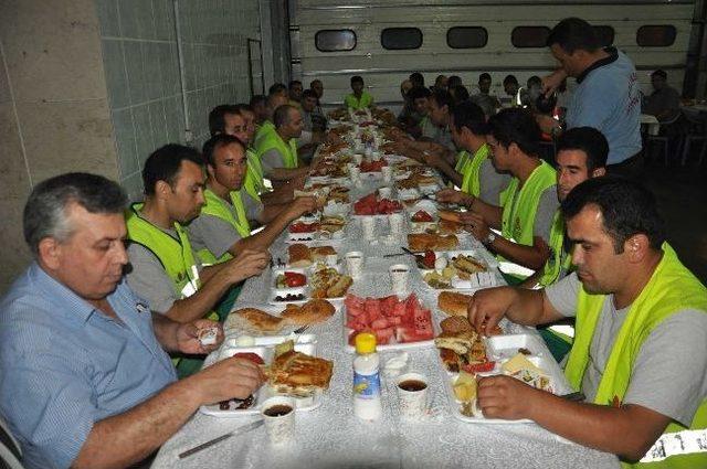 Başkan Ok Belediye Personeliyle Sahurda Buluştu