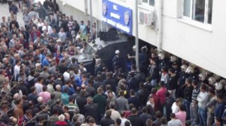 Şark&ouml;y Emniyet M&uuml;d&uuml;rl&uuml;ğ&uuml; Binasına Saldırıda 32 Kişiye Dava A&ccedil;ıldı