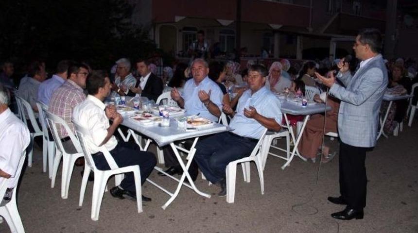 &Ccedil;an&rsquo;da Mahalleliden İftar Yemeği