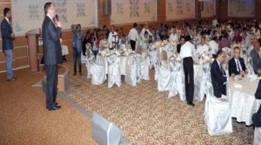 Başkan &Ccedil;etin, Inşaat&ccedil;ılara Iftar Verdi