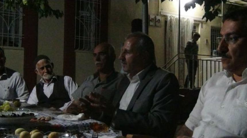 Ak Partililer Yaka Mahallesi&rsquo;ni Ziyaret Etti