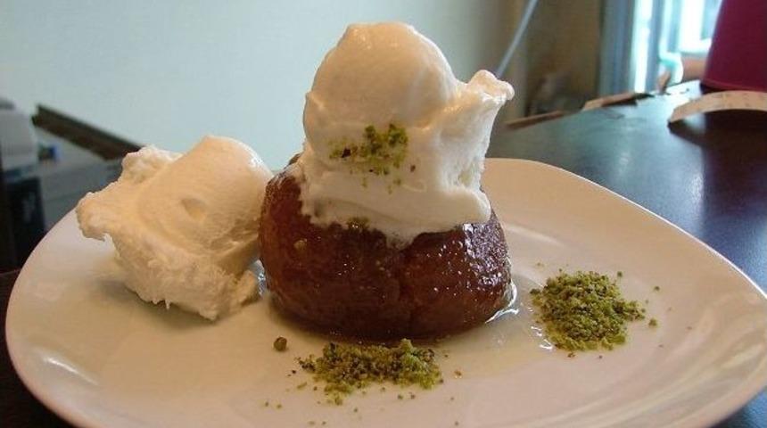 Yaz Sıcaklarında Dondurmalı Hayrabolu Peynir Tatlısı