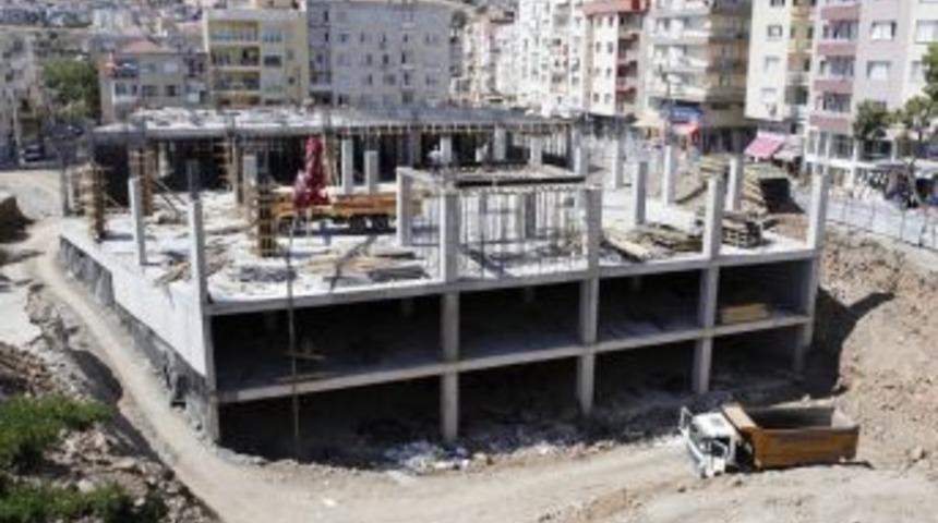 Bornova Merkez Pazaryeri Inşaatı Bitmek &Uuml;zere