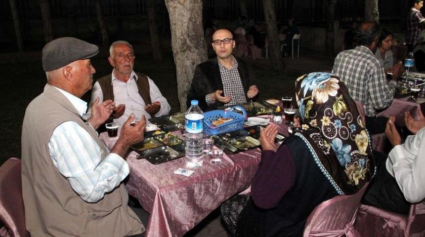 Şehit Aileleri, Gaziler Ve Ihtiya&ccedil; Sahiplerine Iftar