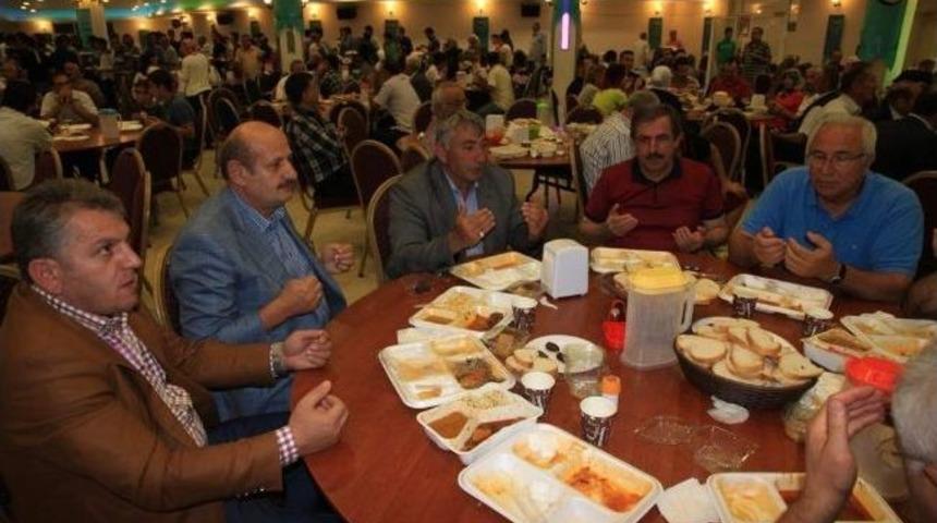 Rize Belediyesi&rsquo;nden Beş Yıldızlı İftar