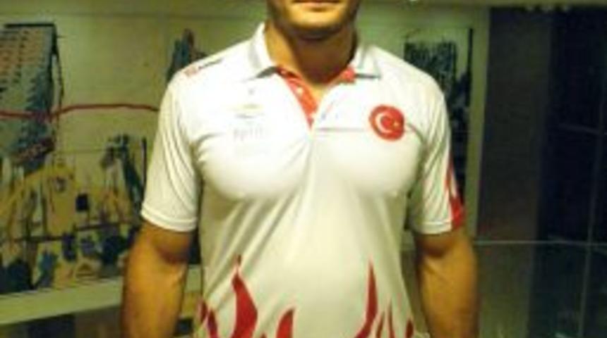 Milli G&uuml;reş&ccedil;i Taha Akg&uuml;l: Suyun Kapağını A&ccedil;arken Bile Tedirginiz