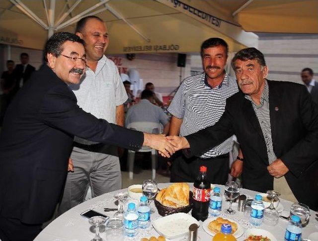 “gölbaşı Ailesi” İftar Sofrasında 1